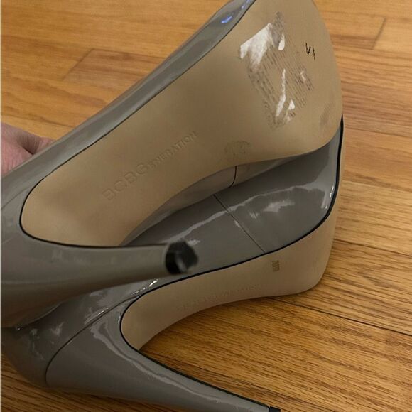 BCBGeneration Gray Patent Leather Heels Size 7.5 - Picture 7 of 7